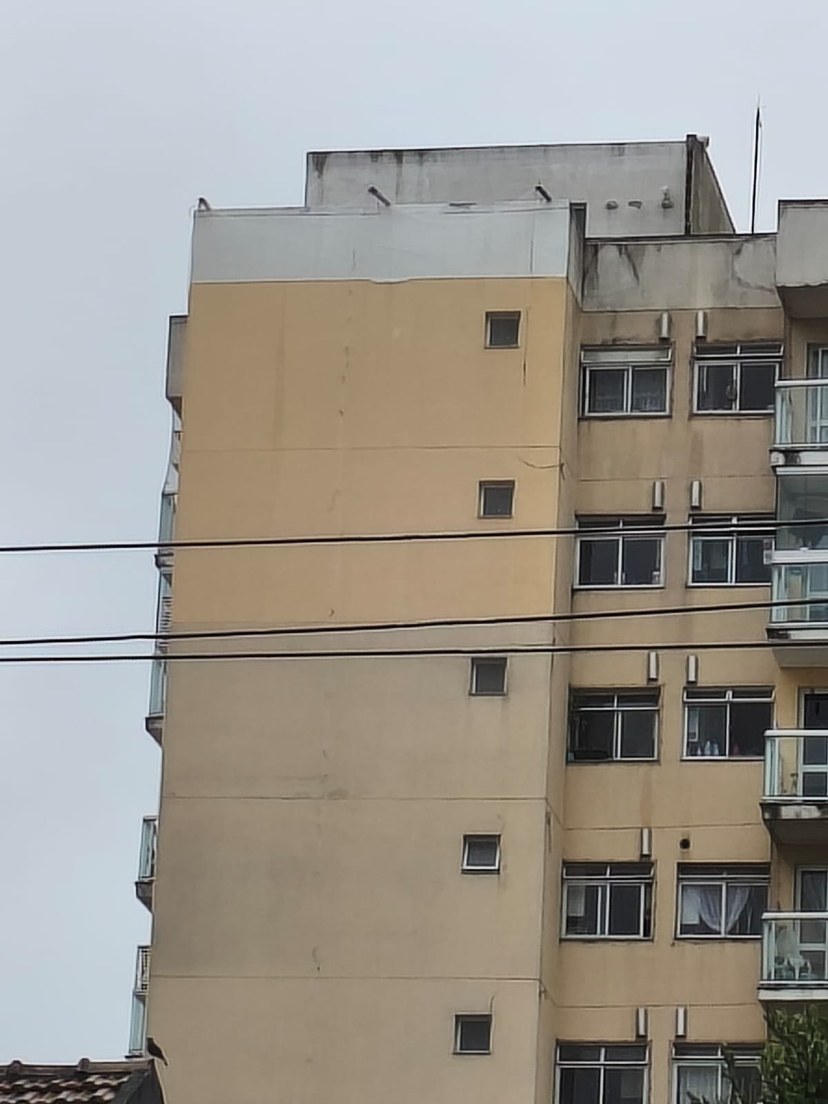 Fachada do Condomínio Califórnia Park, em Cascadura, depois da reforma