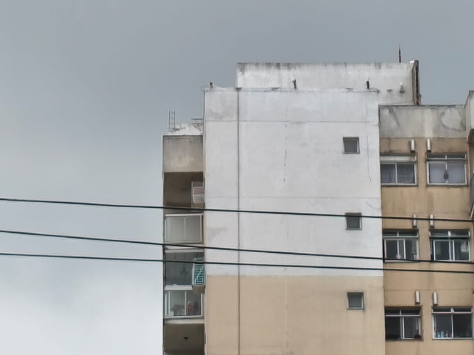 Fachada em transição durante a reforma