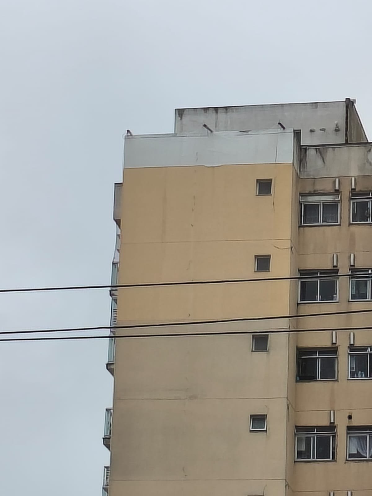 Vista da fachada renovada em Cascadura