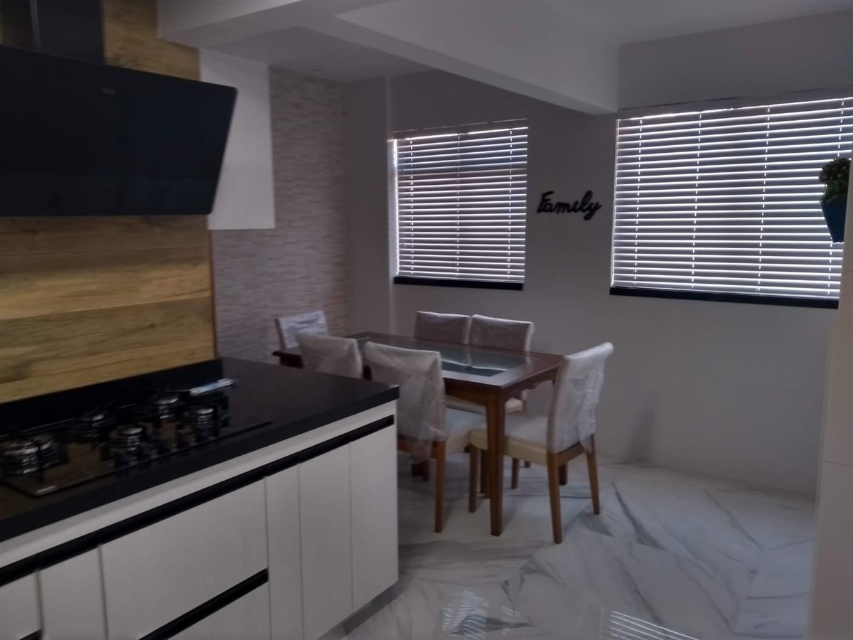 Cozinha e sala de jantar