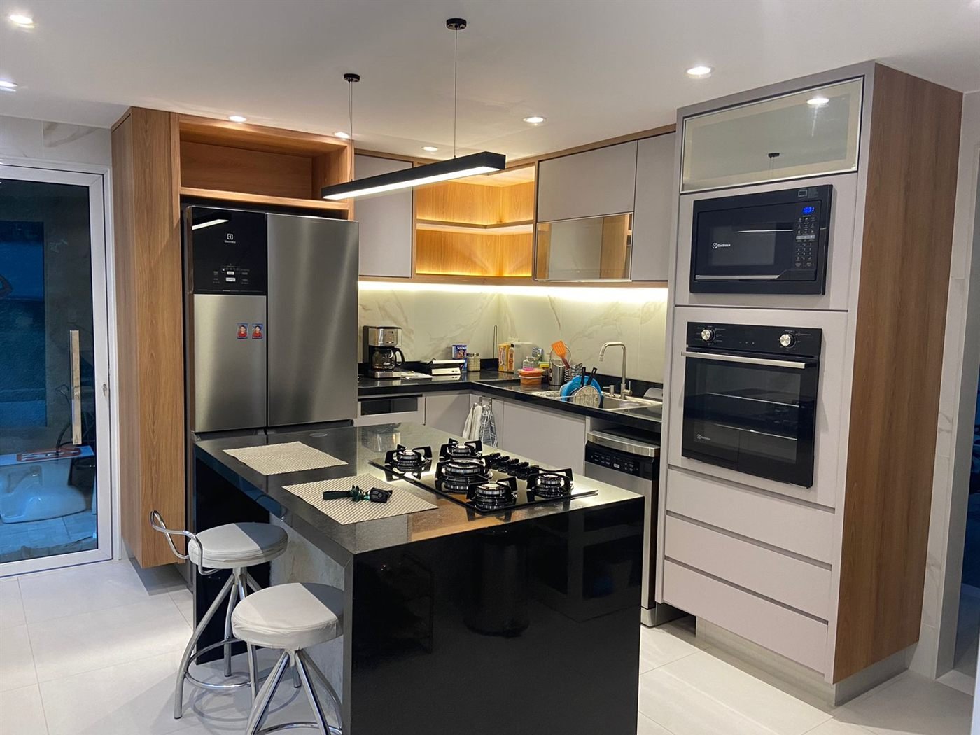 Cozinha planejada reformada pela Sob Medida